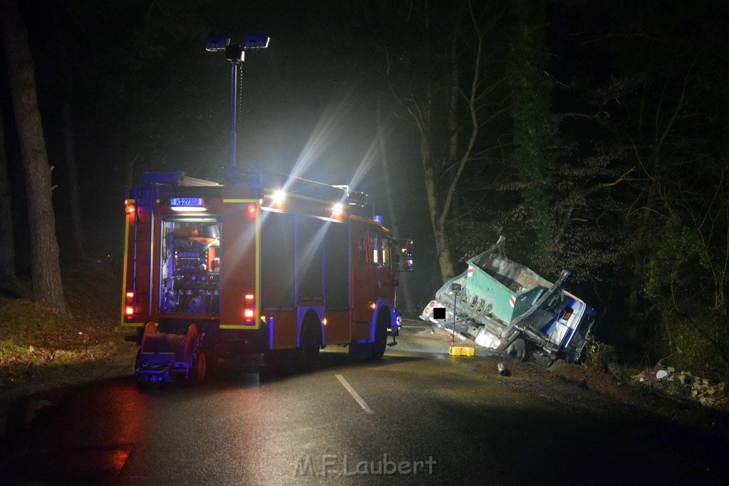 Container LKW umgestuerzt Koeln Brueck Bruecker- Dellbruecker Mauspfad P269.JPG - Miklos Laubert